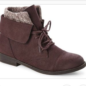 Purple burgundy shoot boots